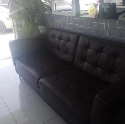 صالون حلاقة رجالي للبيع في عجمان الصناعية 2 | فرصة استثمار جاهزة بدخل يومي